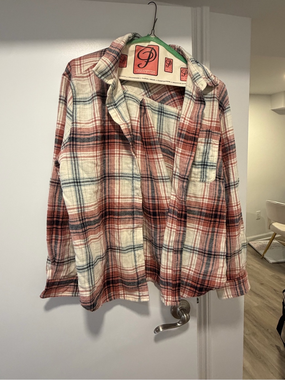 Love Tree Women's Plaid flannel Button-Down Shirt - Cream & Rust